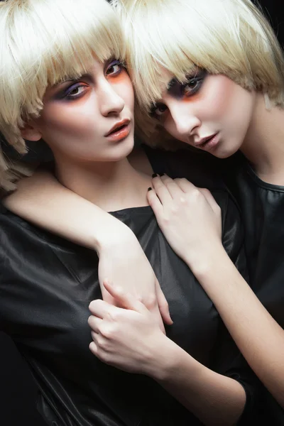 Girls with fashion make up and white wigs — Φωτογραφία Αρχείου