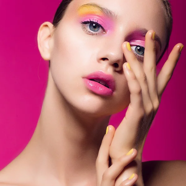 Beautiful young girl face — Stock Photo, Image