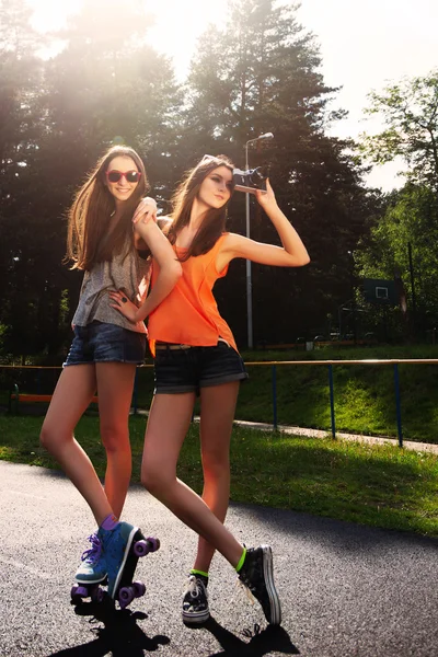 Belles filles à l'été — Photo