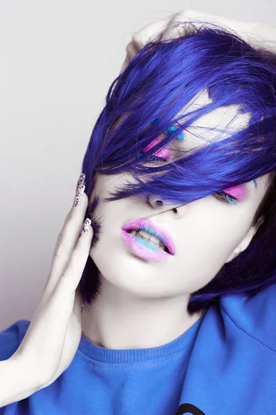 Blue Hair Emo Busty Teens Blue Hair Emo Busty Teens