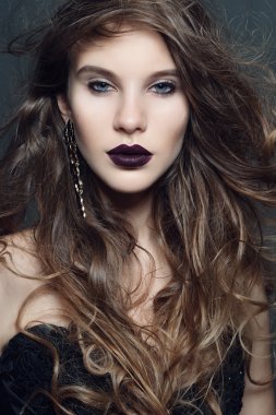 Gotik stili ile kız makyaj