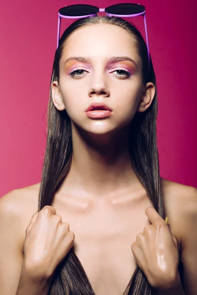 Bela jovem rosto menina — Fotografia de Stock