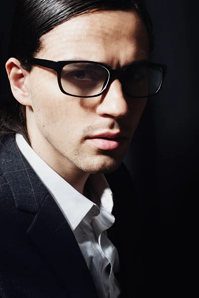 Hombre guapo en gafas — Foto de Stock