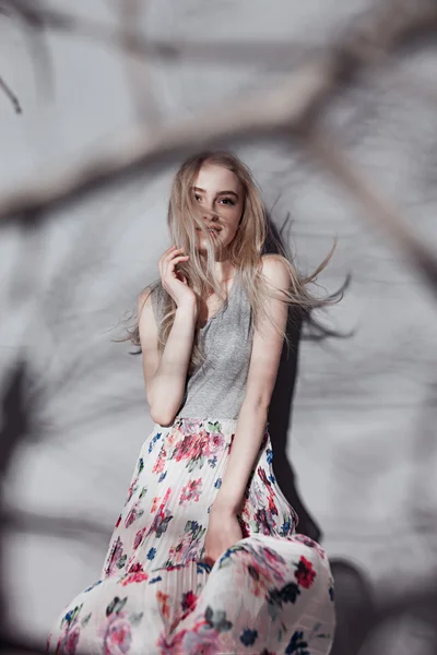 Blonde woman in dress — Stock Photo, Image