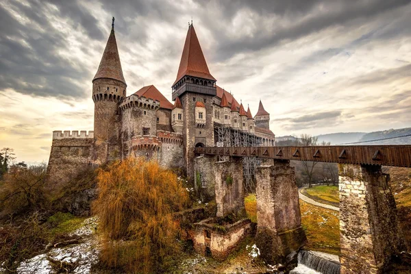 Corvinesti kasteel, hunedoara, Roemenië — Stockfoto