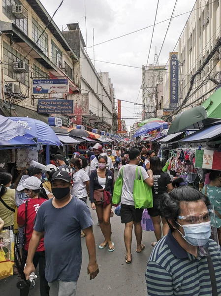필리핀 마닐라의 디비뇨 2020 2020 일라야 거리를 북적거리는 상점과 사람들로 — 스톡 사진