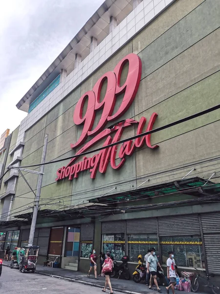 Divisoria, Manila, Filipinler - Ekim 2020: 999 Alışveriş Merkezi, Divisoria 'da ucuz mallarla bilinen bir alışveriş merkezi.