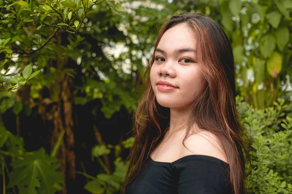 Young Teenage Filipina Girl Confidently Poses Camera Wearing Shoulder Blouse — Stock Photo, Image