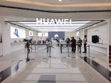 Quezon Şehri, Metro Manila, Filipinler SM North Edsa 'da bir Huawei mağazası.