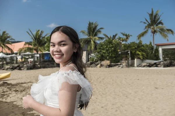 Happy Filipina Teen Glowing White Skin Wearing White Dress Beach — Stock Photo, Image