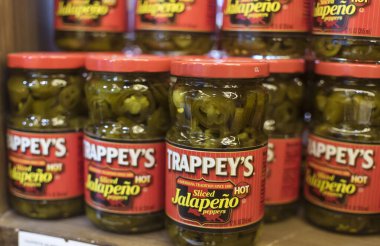 Trappey 'in Dilimlenmiş Jalapenoları süpermarkette ya da markette satılıktır..