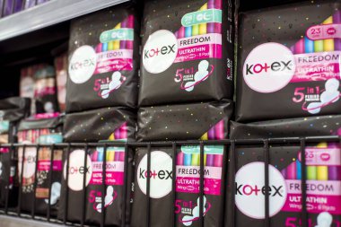 Süpermarkette satılık Kotex ultra ince hijyenik peçeteler..