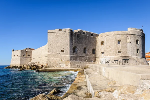 Fortaleza en la entrada del antiguo puerto de Dubrovnik, Croacia —  Fotos de Stock