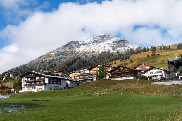 Leh Arlberg Vorarberg Ausztria Október 2020 Gyönyörű Házak Erdőkkel Benőtt — Stock Fotó