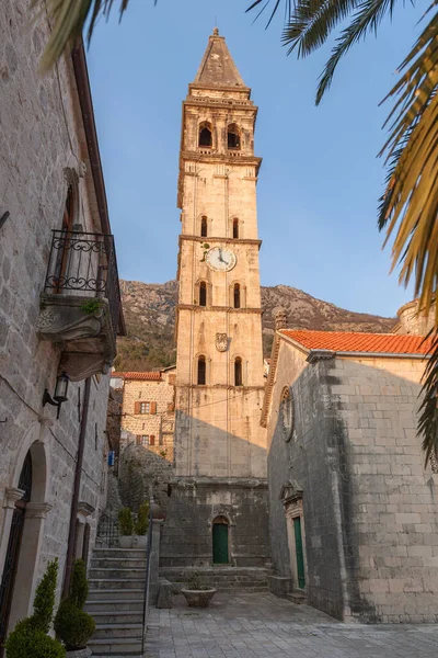 Torre Relógio Igreja São Nicolau Perast Cidade Luz Noite Montenegro — Fotografia de Stock