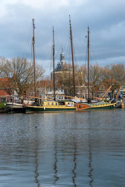 Enkhuizen North Holland Nederländerna Januari 2021 Segelfartyg Stadshamnen Molnig Vinterdag — Stockfoto