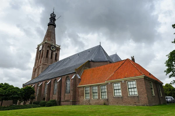 Büyük ya da st. boniface kilise kilise içinde medemblik, Hollanda — Stok fotoğraf