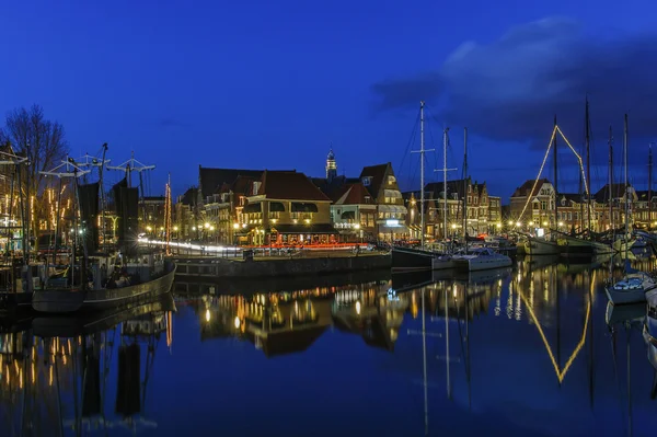 Ulice historického města Hoorn ve večerním světle, Nizozemsko — Stock fotografie