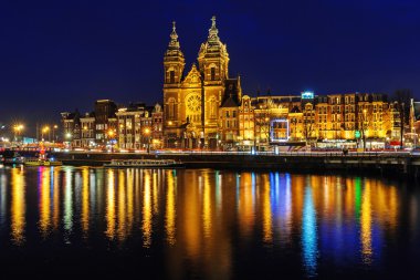 Amsterdam, Hollanda, Aziz Nikolaos Kilisesi kubbe görünümü