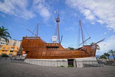 Santa Cruz De La Palma, İspanya-16 Ocak 2016: Denizcilik Müzesi Plaza de la Alameda yeniden gemide deniz