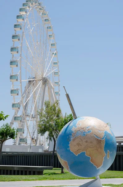 Grande Roue Sur Ciel Bleu — Photo