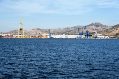 Bir gemi limanda yükleme Konteyner Vinç