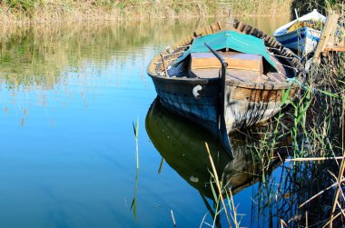 Shore Nehri üzerinde tekne