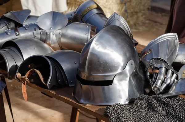 Den medeltida riddarens rustning — Stockfoto