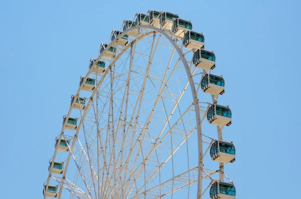 Grande Roue Sur Ciel Bleu — Photo