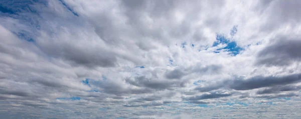 Hermoso Fondo Azul Cielo Con Diminutas Nubes Fondo Natural Nube —  Fotos de Stock