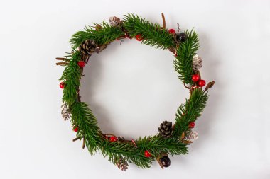 6. adım Yeni Yıl Çelengi Oluşturma