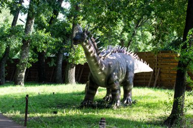 Ukrayna. Zaporozhye. Temmuz 2021. Oak Grove Park 'taki Dinozor Parkı