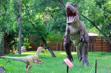 Ukrayna. Zaporozhye. Temmuz 2021. Oak Grove Park 'taki Dinozor Parkı