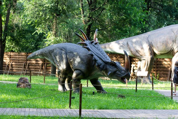 Ucrânia Zaporozhye Julho 2021 Parque Dinossauros Oak Grove Park — Fotografia de Stock