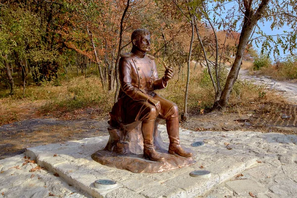 Pyatigorsk 'ta. Şehir eğlence parkı. Heykel Maksim Maksimych