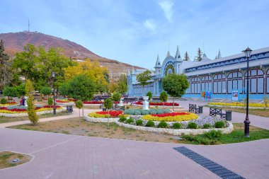 Pyatigorsk 'ta. Şehir Parkı, Çiçek Bahçesi. Sonbahar