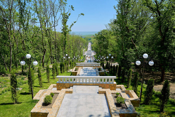 Железноводск. В городской парк. Каскадная лестница. Май 2021 года