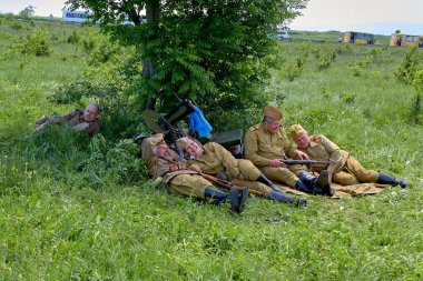 Kuzey Kafkasya. Festival 2021. Kafkaslar için savaş. Tarihi yeniden yapılandırma. Sovyet Ordusu askerlerinin yeniden yaratılması.