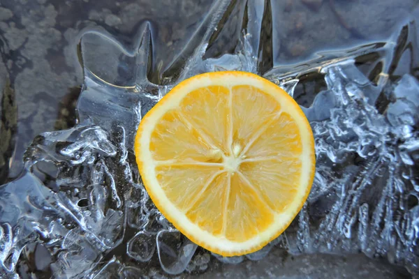 Fatia Redonda Citrinos Limão Gelo Modelado — Fotografia de Stock
