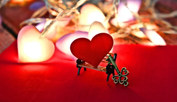 Partially Blurred Red Heart Mini Bench Miniature Key Key Heart — Stock Photo, Image