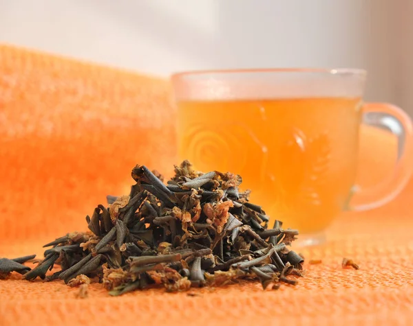 薬草サガン毎日と癒しのお茶オレンジの背景アダムシアのツツジ ストック画像