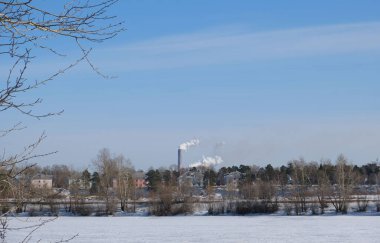 CHP dumanlı fabrika boruları, çevre hava kirliliği çevresel endüstriyel emisyon