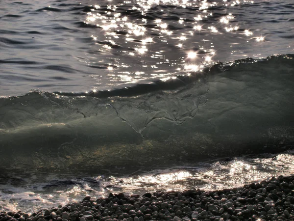 Гальковий Берег Красиві Розмиті Ігристий Фон Відблиски Поверхні Води Зірки — стокове фото