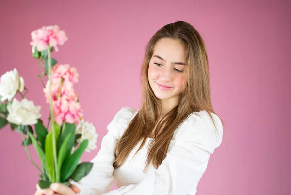 Portrait Beautiful Young Girl White Shirt Holding Big Bouquet Flowers — Stock Photo, Image