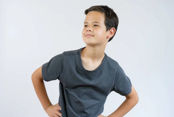 Schöne Junge Junge Sehr Cool Und Zuversichtlich Isoliert Über Weißem — Stockfoto