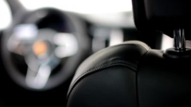 Pano, tekerlek ve logo - koltuk - Porsche Suv Macan Turbo (iç detay)