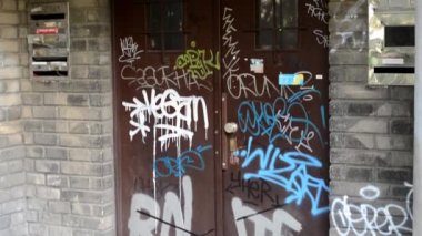 Grafiti ile kirli house - giriş