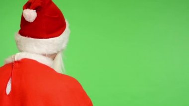 Noel Baba - yeşil ekran - studio - geri duran adam ve görünüyor