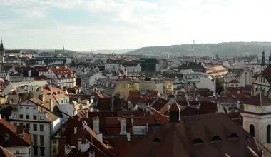 Binaların - güneşli şehir (Prag) - kentsel binalar - çatıları Panoraması