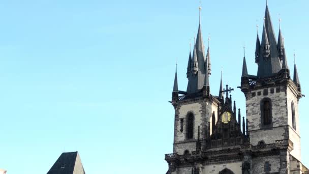 Vintage Religion Gebäude - die Kirche der Gottesmutter vor týn — Stockvideo